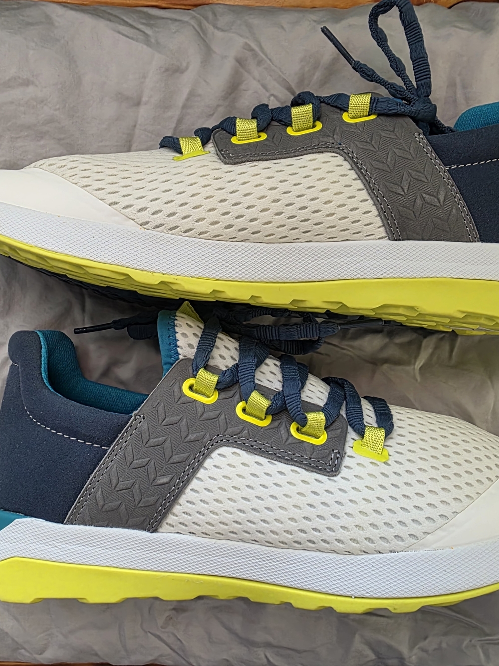 OluKai Wailiku Sneakers Women's size 9.5